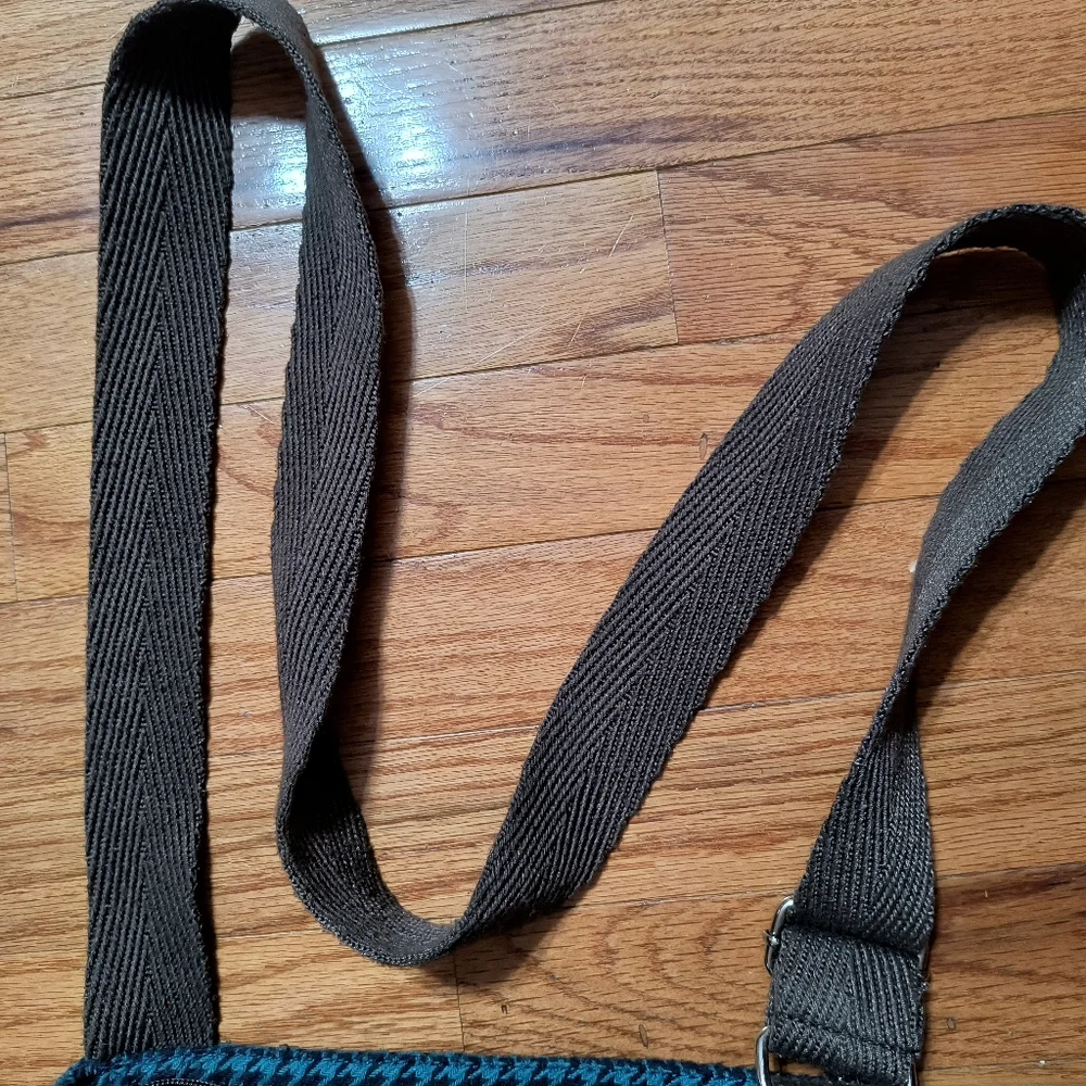 3/$10⭐ Thirty-One crossbody bag purse, blue/navy/brown hounds tooth - Picture 5 of 11